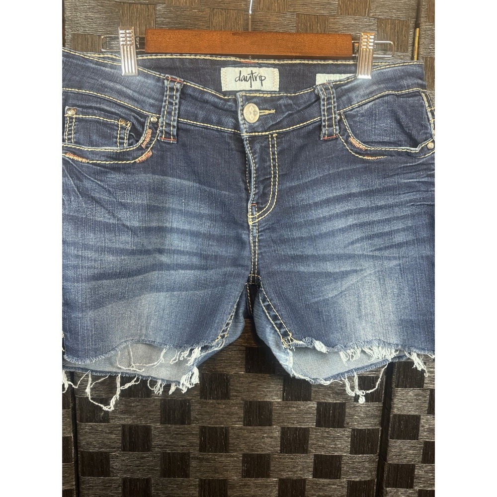 Women's Daytrip Shorts Size 29 Denim Jean Virgo Bootcut Distressed